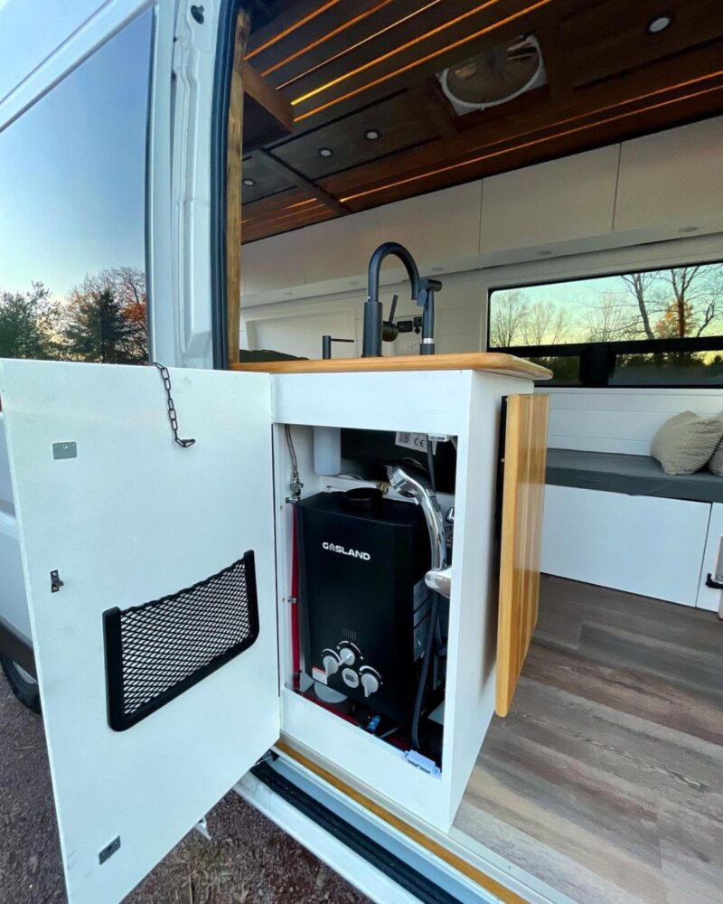 11 Creative Van Shower Ideas (Practical & Modern)